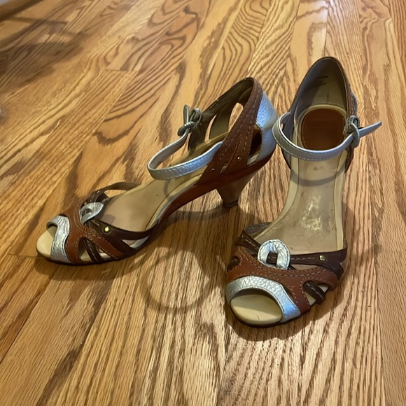 Frye kitten heel sandals. - Picture 2 of 4